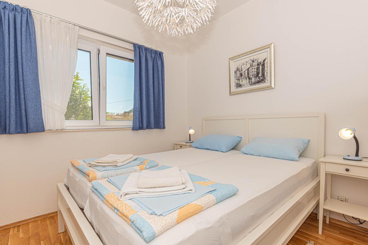 Apartments Villa Tribunj Tribalj Екстериор снимка
