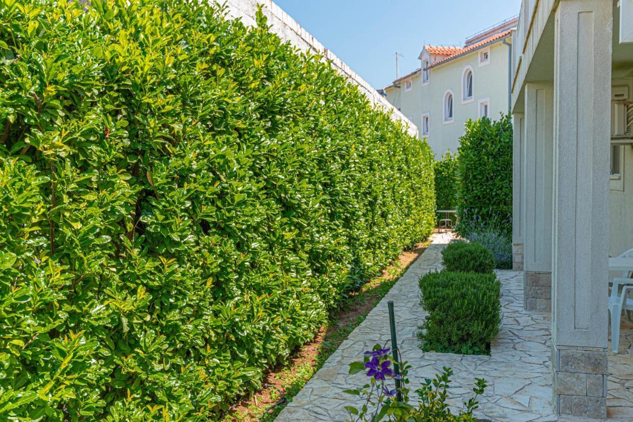Apartments Villa Tribunj Tribalj Екстериор снимка