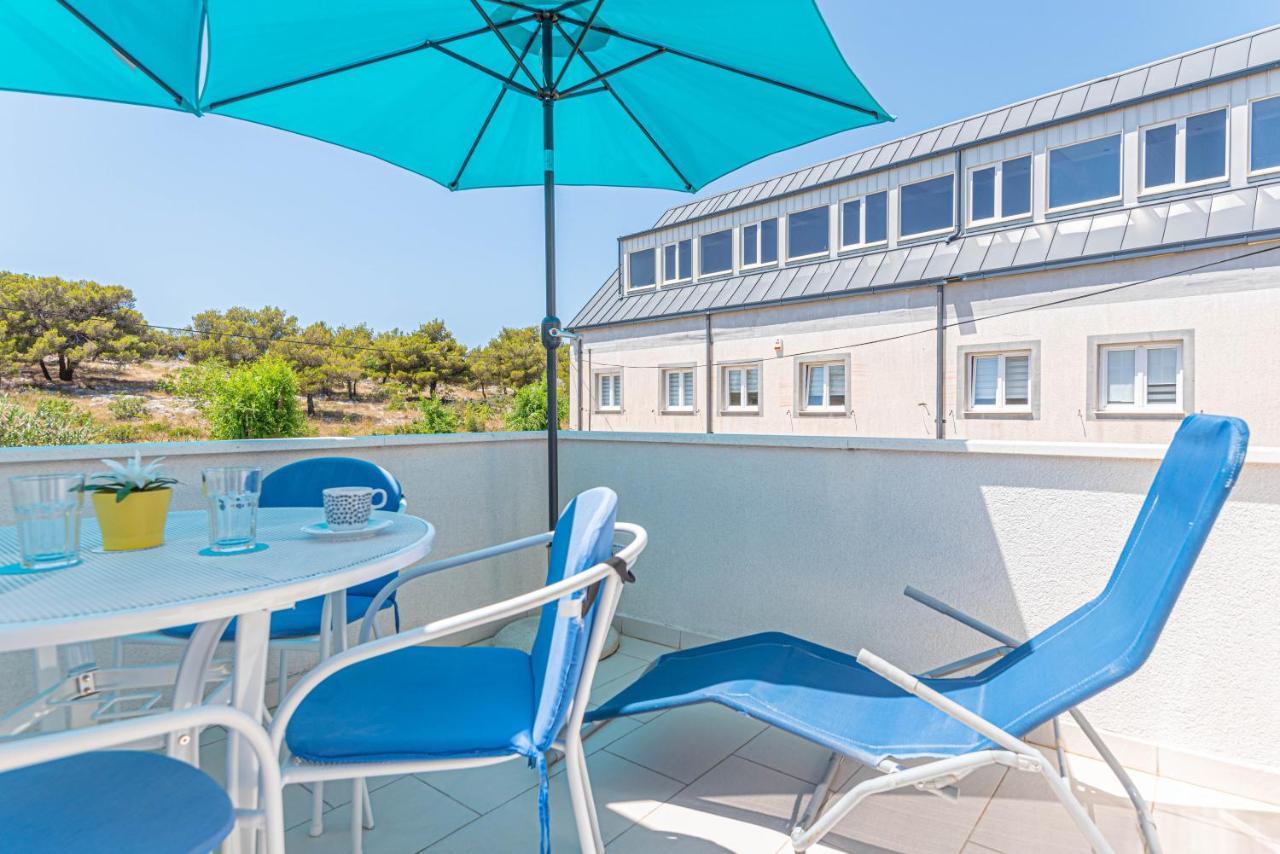 Apartments Villa Tribunj Tribalj Екстериор снимка