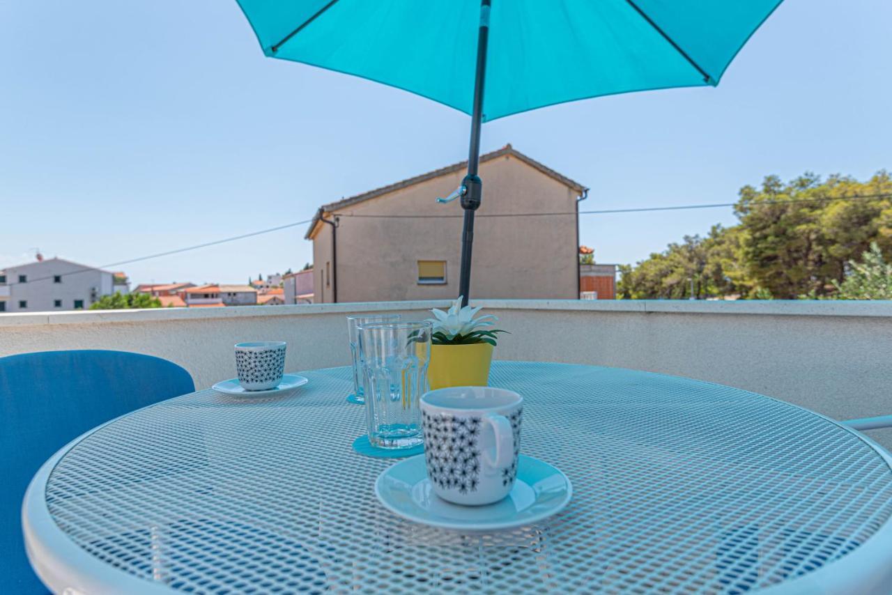 Apartments Villa Tribunj Tribalj Екстериор снимка