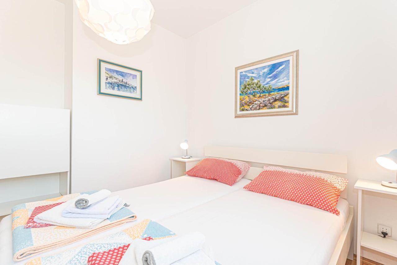 Apartments Villa Tribunj Tribalj Екстериор снимка