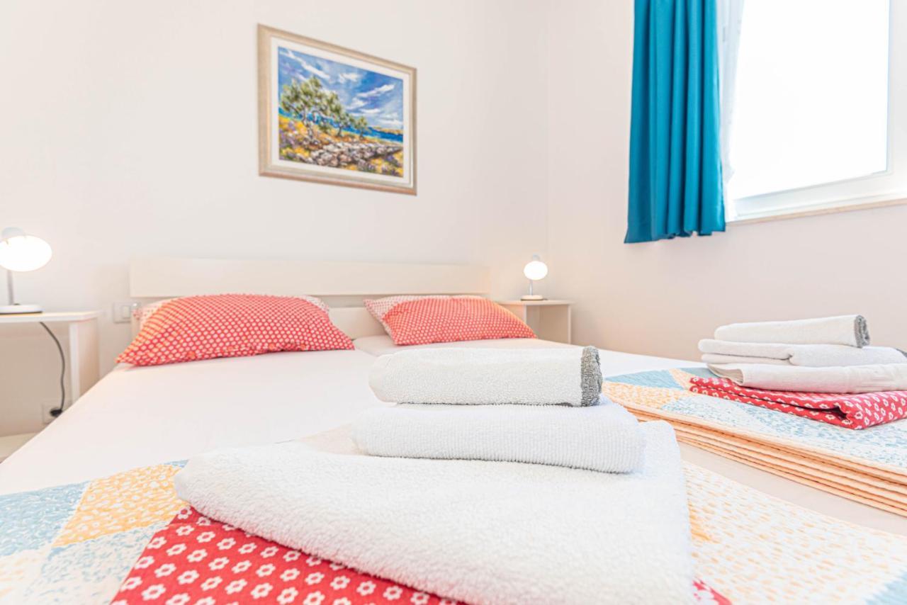Apartments Villa Tribunj Tribalj Екстериор снимка