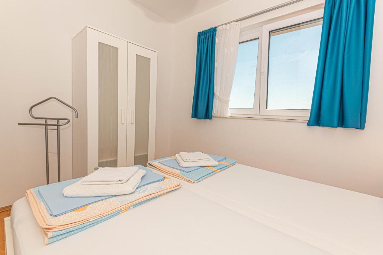 Apartments Villa Tribunj Tribalj Екстериор снимка