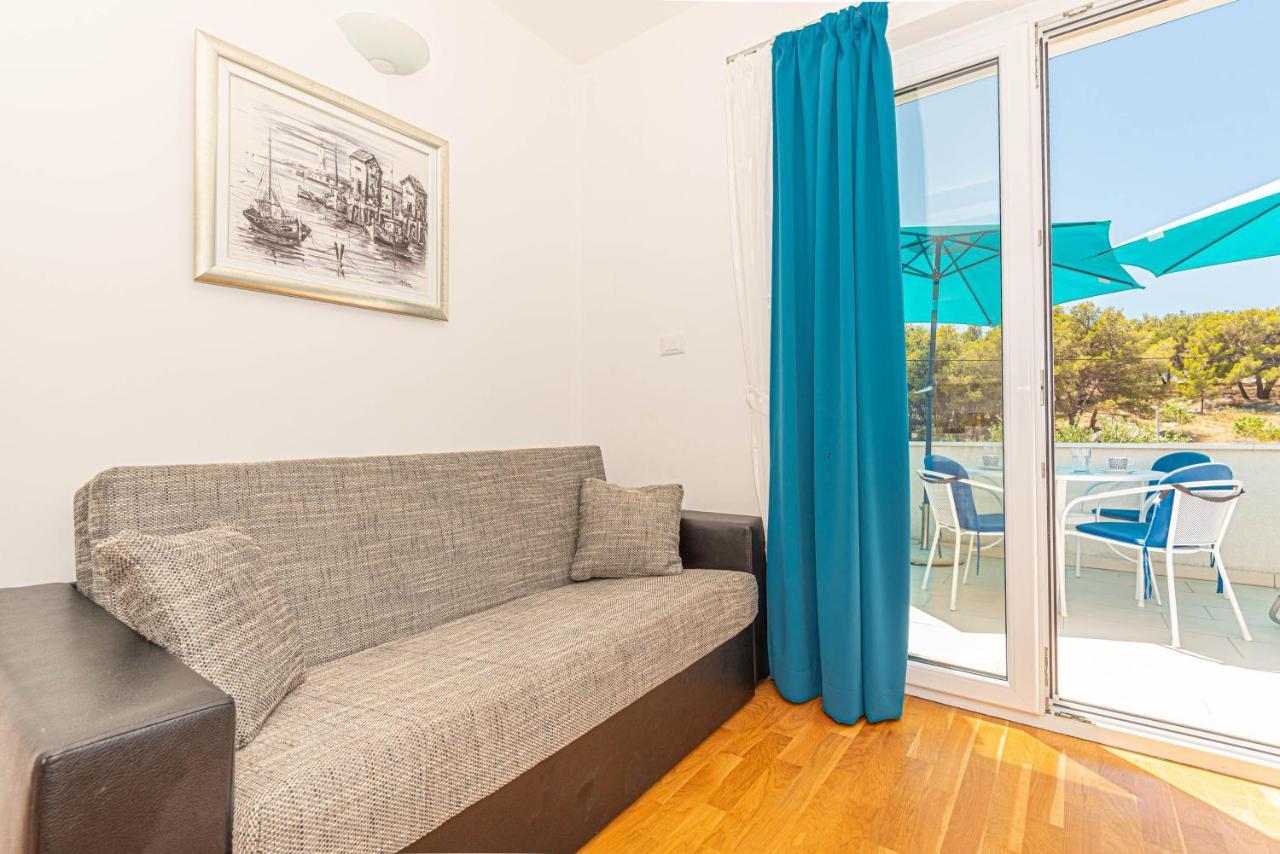 Apartments Villa Tribunj Tribalj Екстериор снимка