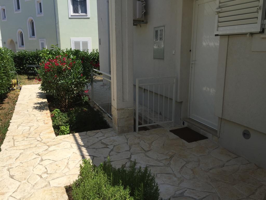 Apartments Villa Tribunj Tribalj Екстериор снимка
