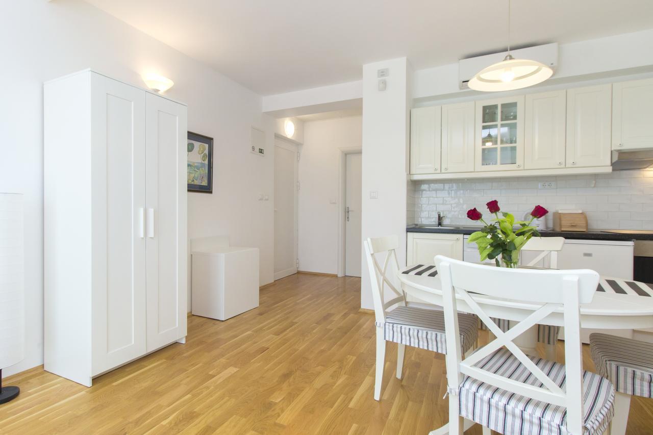 Apartments Villa Tribunj Tribalj Екстериор снимка
