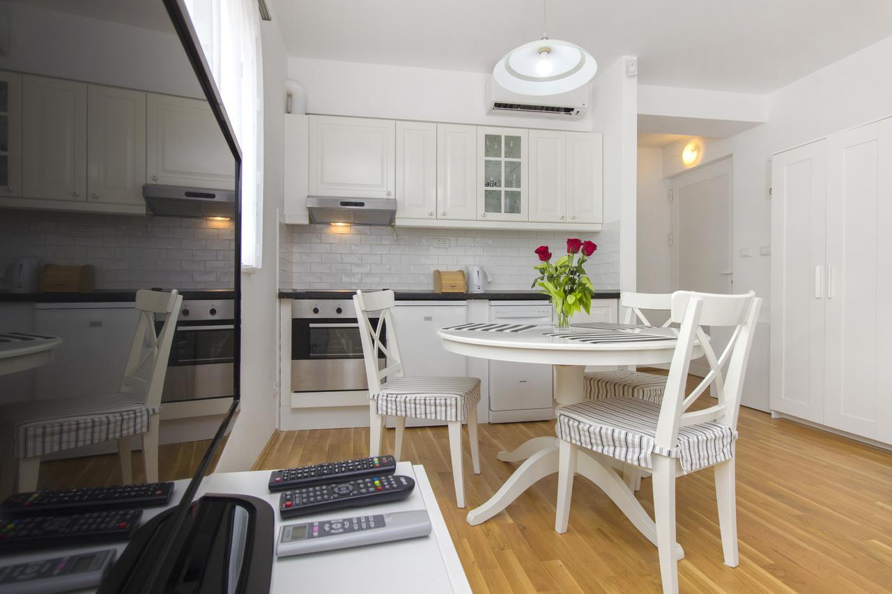 Apartments Villa Tribunj Tribalj Екстериор снимка