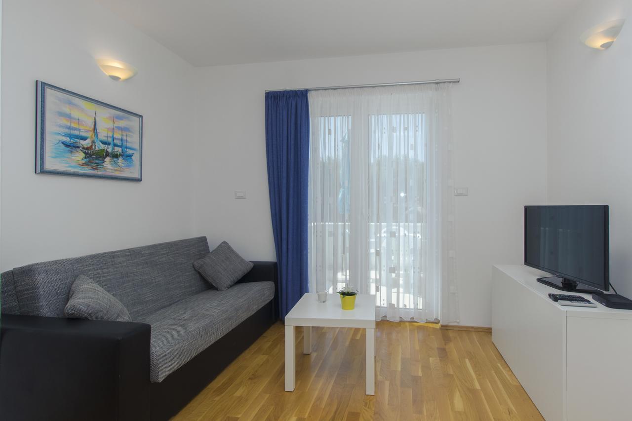 Apartments Villa Tribunj Tribalj Екстериор снимка
