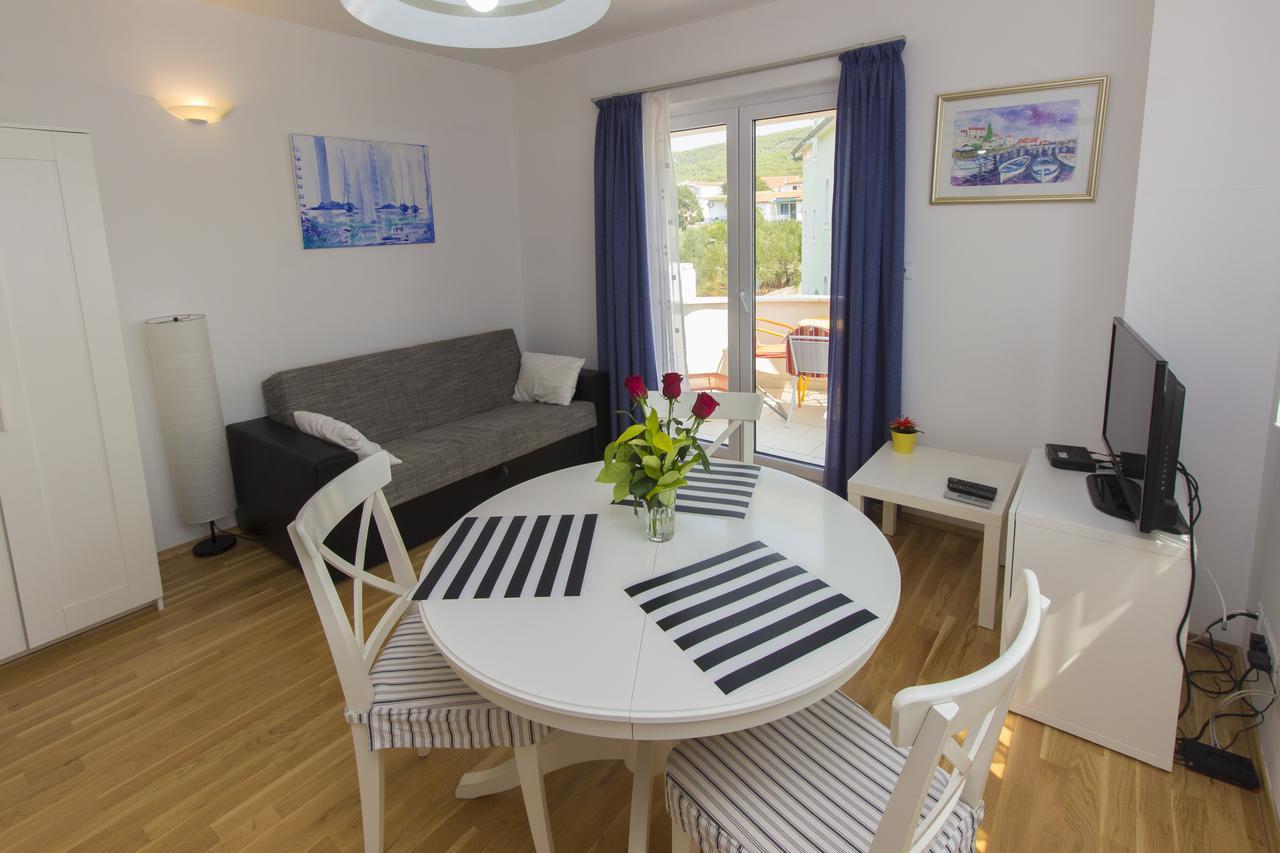 Apartments Villa Tribunj Tribalj Екстериор снимка
