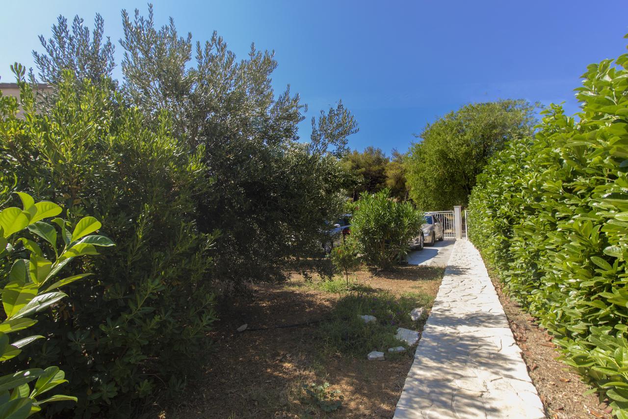 Apartments Villa Tribunj Tribalj Екстериор снимка