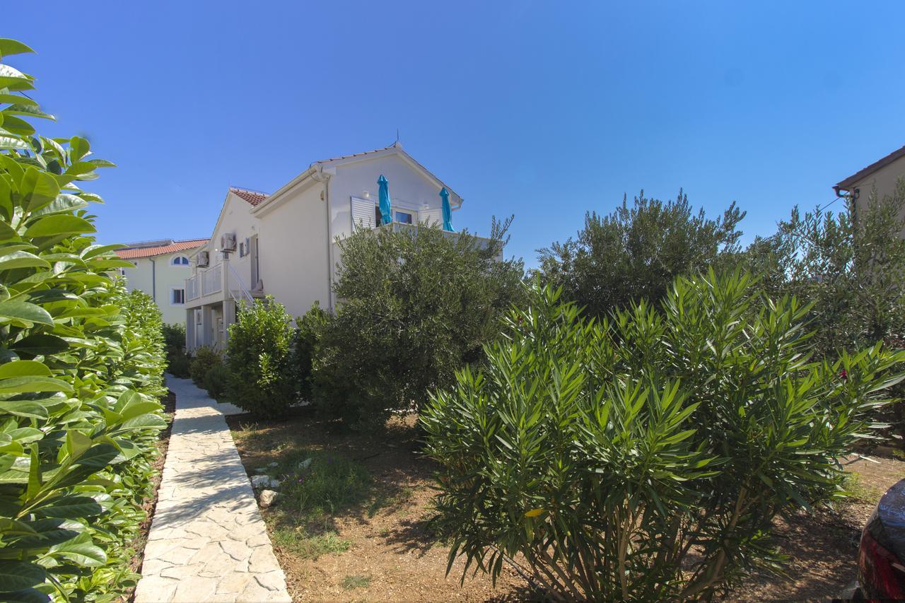 Apartments Villa Tribunj Tribalj Екстериор снимка