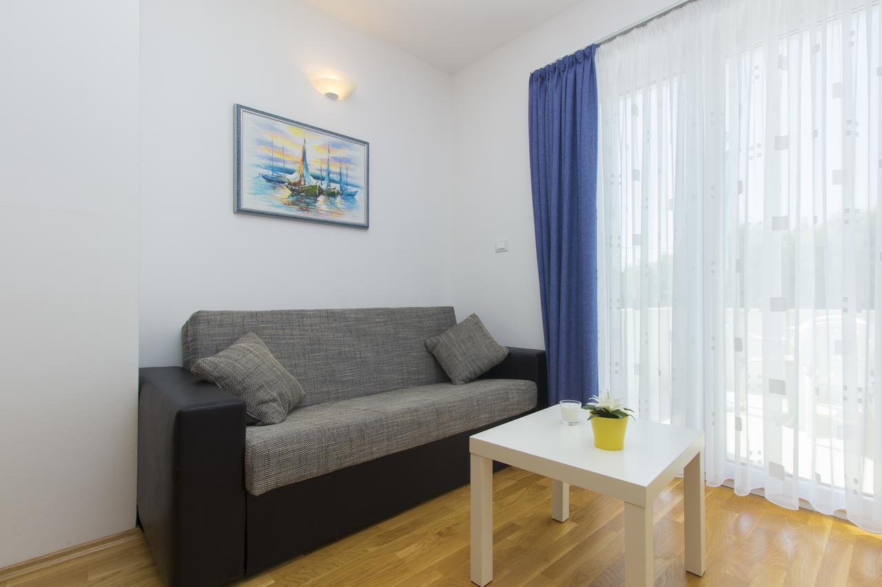 Apartments Villa Tribunj Tribalj Екстериор снимка