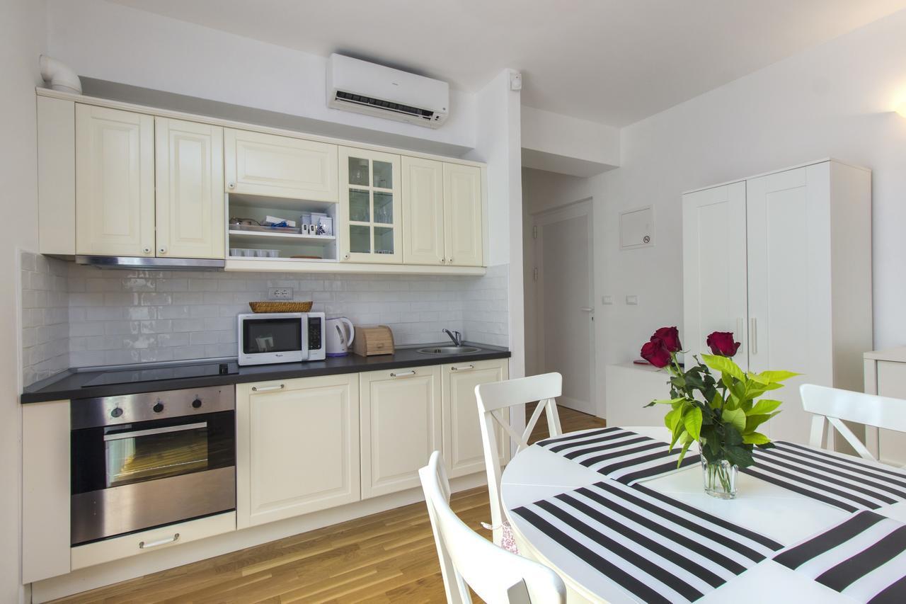 Apartments Villa Tribunj Tribalj Екстериор снимка