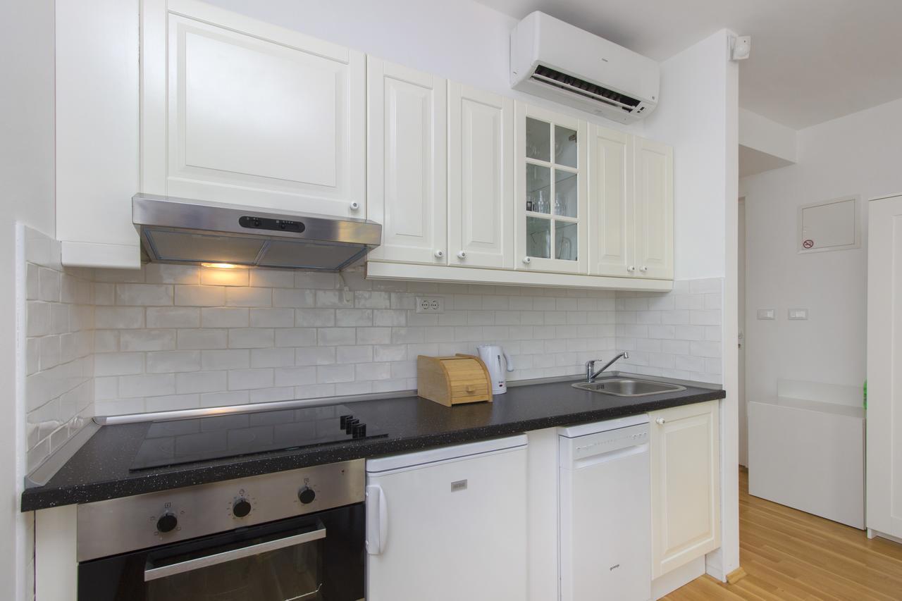 Apartments Villa Tribunj Tribalj Екстериор снимка